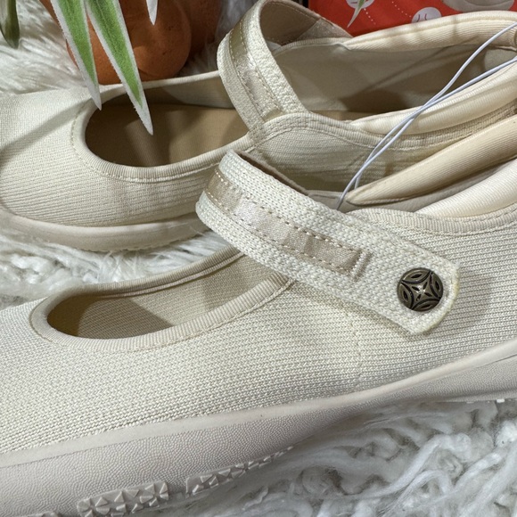 New🌿 J Sport Women's Melody Mary Jane Cream Shoes - Picture 7 of 16